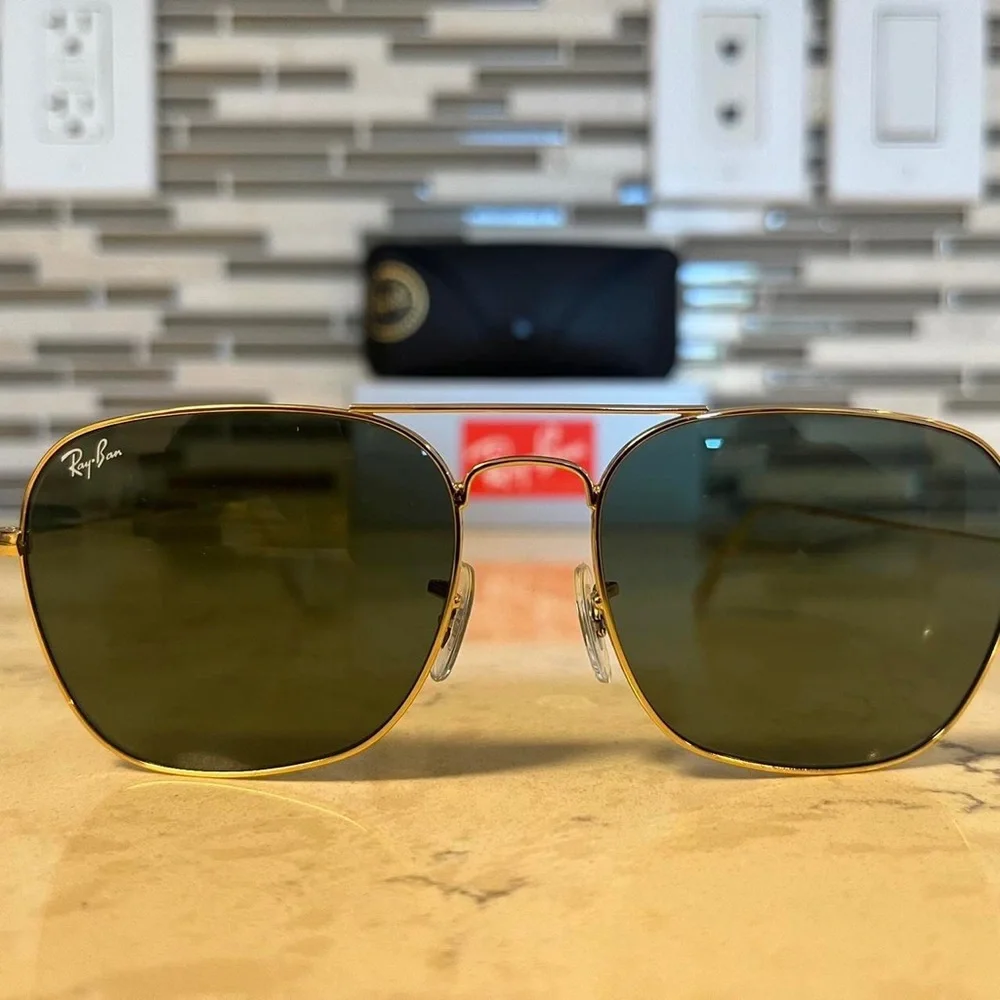 Ray-Ban Caravan Gold Frame Sunglasses with Green Lenses.